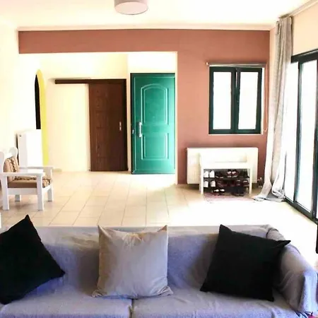 Alexi's Apartment. 1 Minute Walk To The Beach. Σάμη