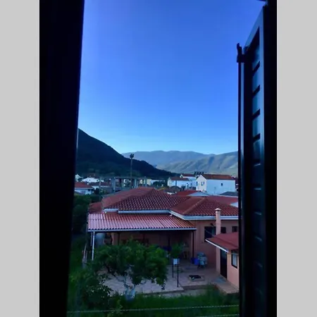 Alexi's Apartment. 1 Minute Walk To The Beach. Διαμέρισμα *