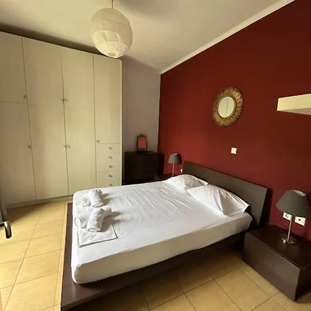 Alexi's Apartment. 1 Minute Walk To The Beach. Σάμη