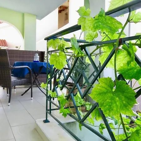 Alexi's Apartment. 1 Minute Walk To The Beach. *