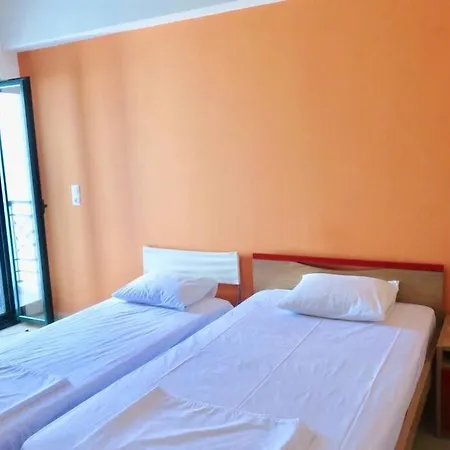 Alexi's Apartment. 1 Minute Walk To The Beach. アパート *