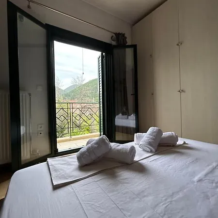 Alexi's Apartment. 1 Minute Walk To The Beach. * Sami (Kefalonia)